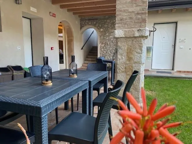 Le Logge Del Garda Hotell San Felice del Benaco 0*,