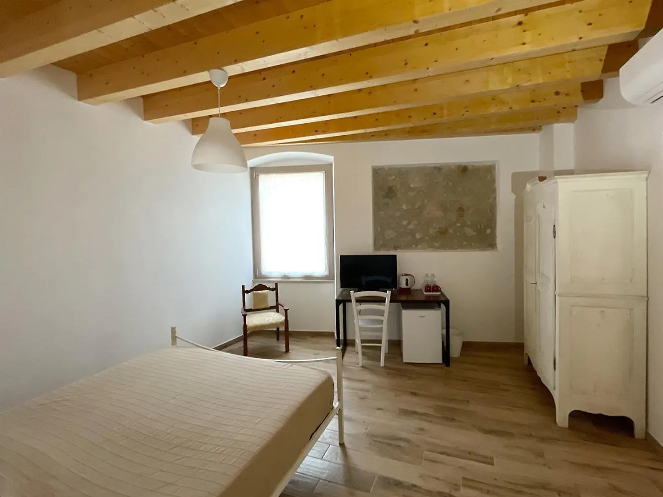 Affittacamere Hotel Le Logge Del Garda San Felice del Benaco Italia