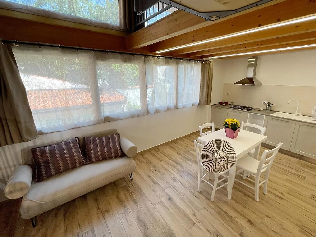 Le Logge Del Garda Hotel San Felice del Benaco Guest house