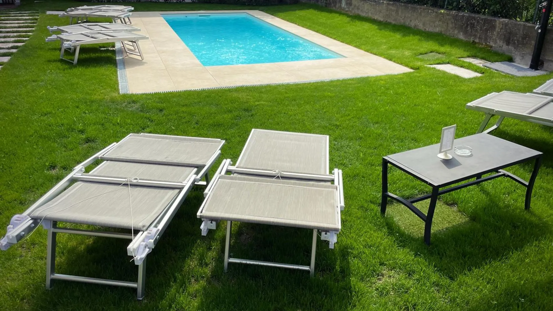 Hotel Le Logge Del Garda San Felice del Benaco Affittacamere