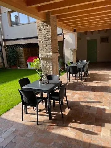 Affittacamere Hotel Le Logge Del Garda San Felice del Benaco